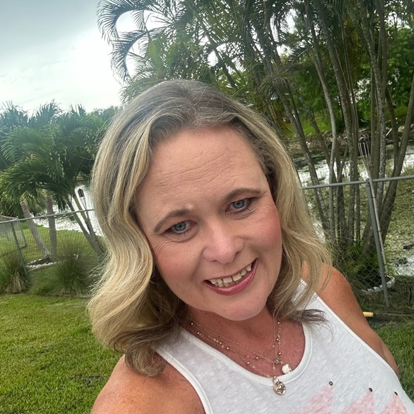 Meet your Posher, Kristi - Picture 1 of 1